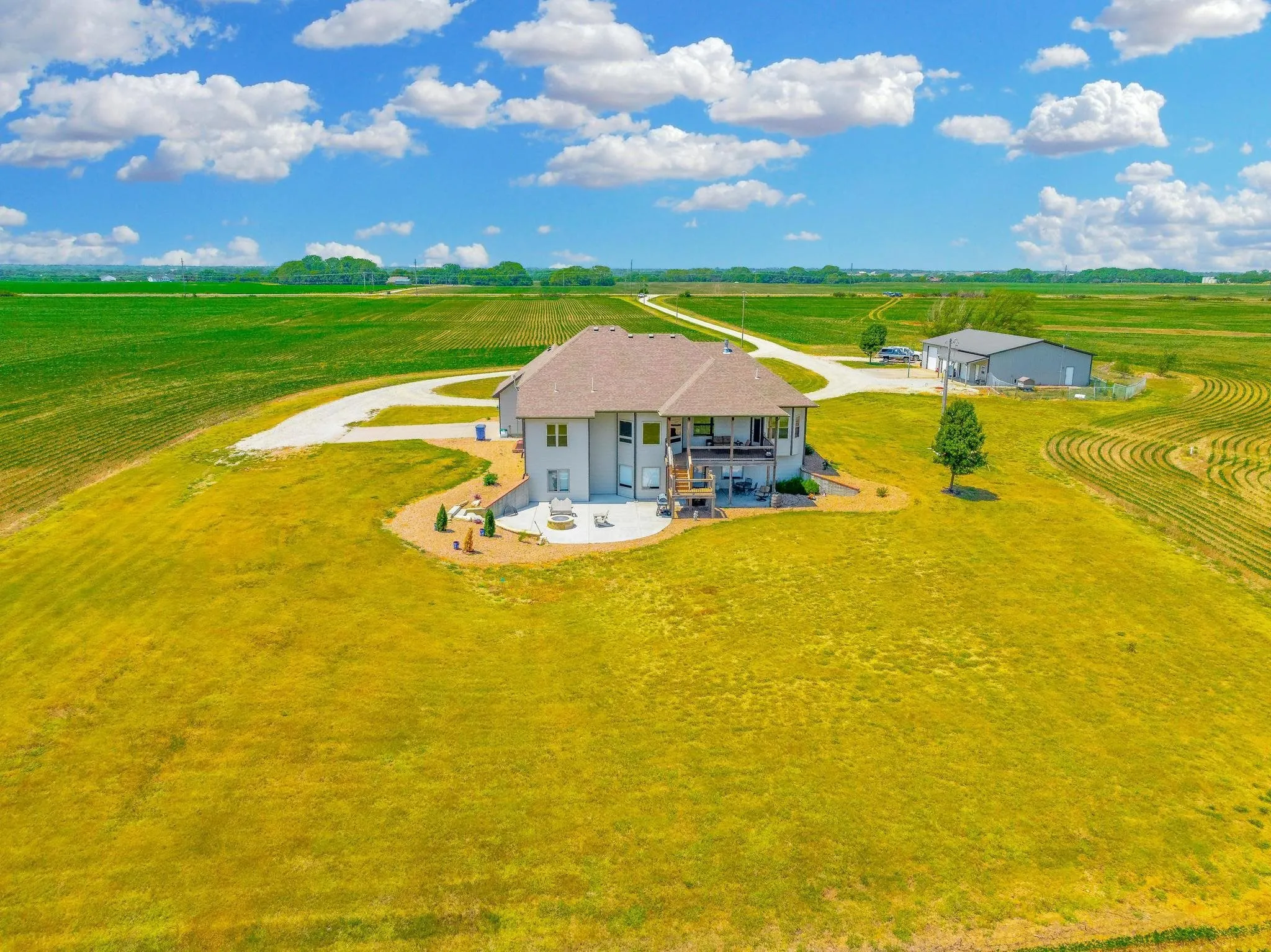 Whitewater, Kansas 67154, United States, 5 Bedrooms Bedrooms, ,3 BathroomsBathrooms,Residential,Pending,49940