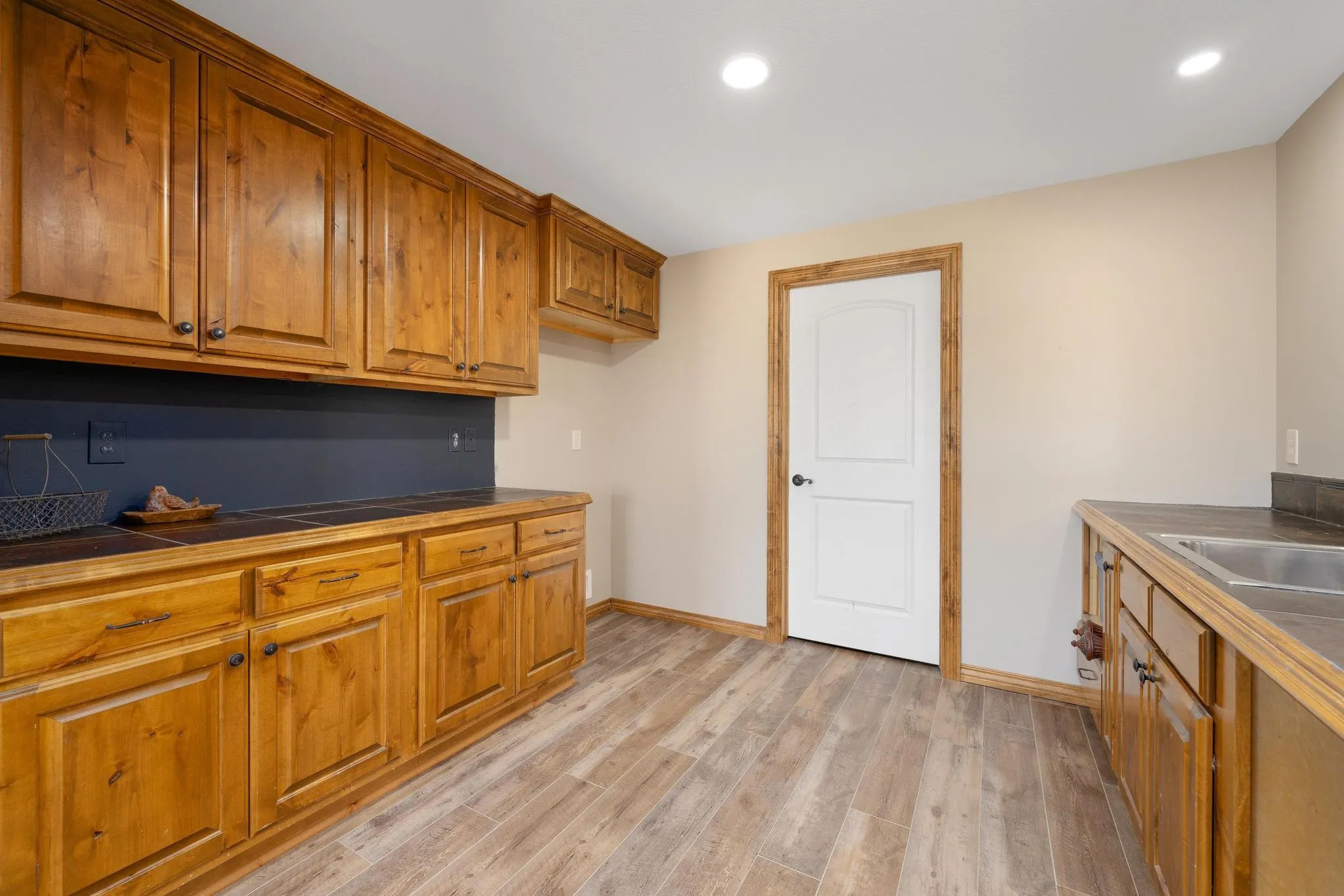 Whitewater, Kansas 67154, United States, 5 Bedrooms Bedrooms, ,3 BathroomsBathrooms,Residential,Pending,49940