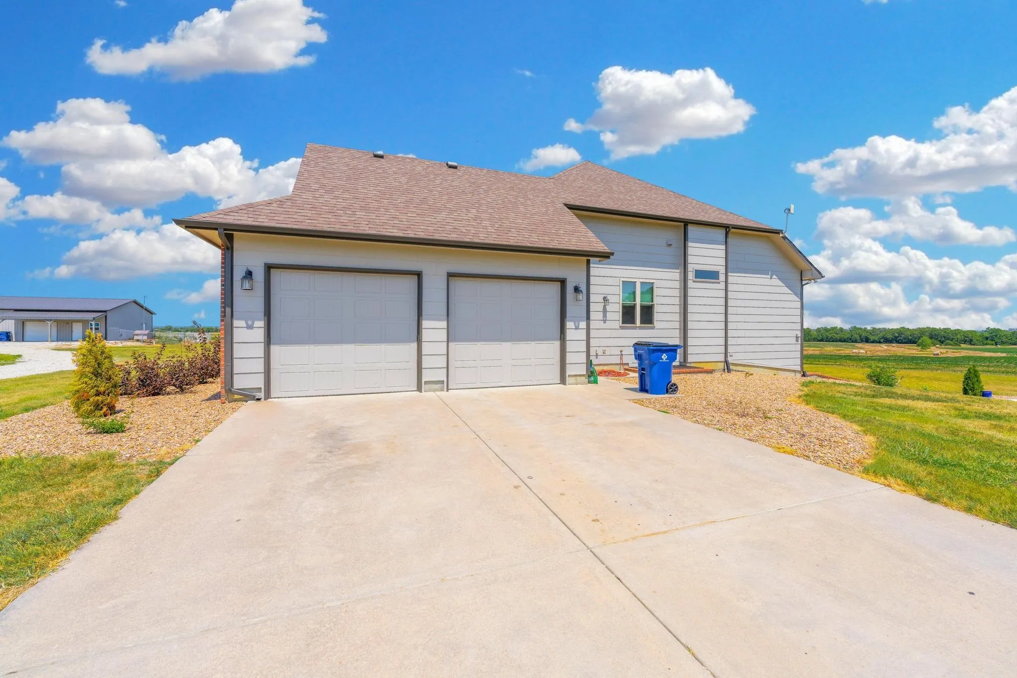 Whitewater, Kansas 67154, United States, 5 Bedrooms Bedrooms, ,3 BathroomsBathrooms,Residential,Pending,49940