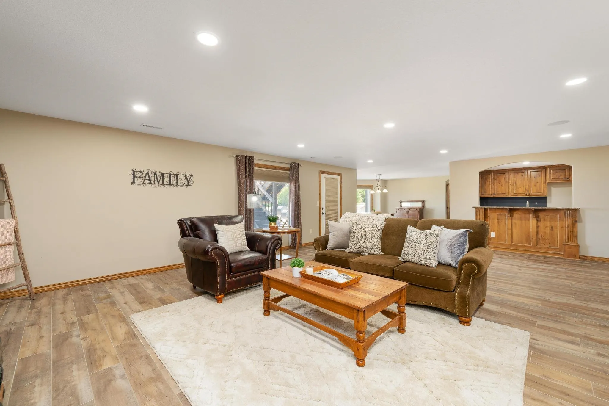 Whitewater, Kansas 67154, United States, 5 Bedrooms Bedrooms, ,3 BathroomsBathrooms,Residential,Pending,49940