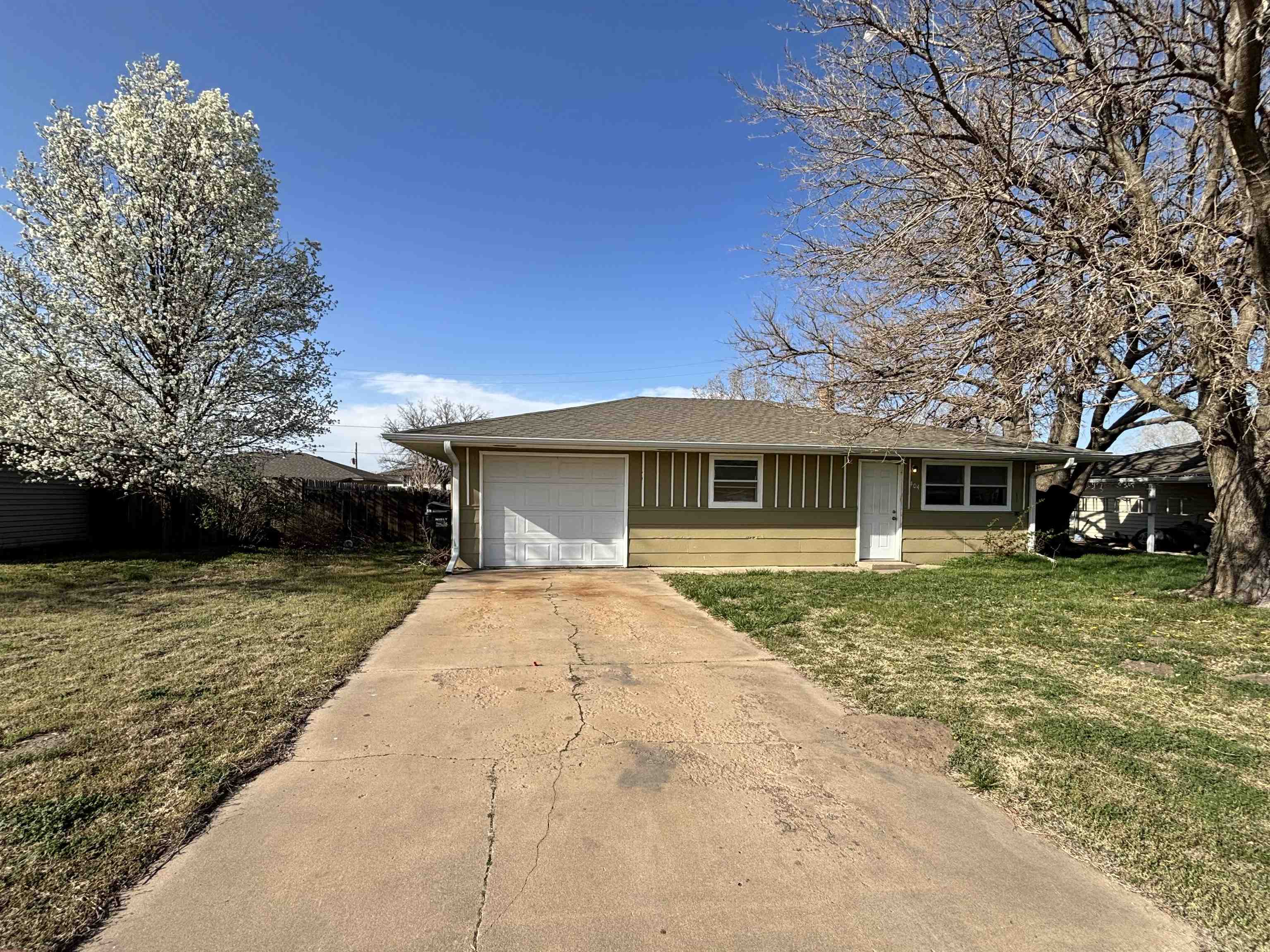 404 E Avenue A, Hutchinson, Kansas image 1