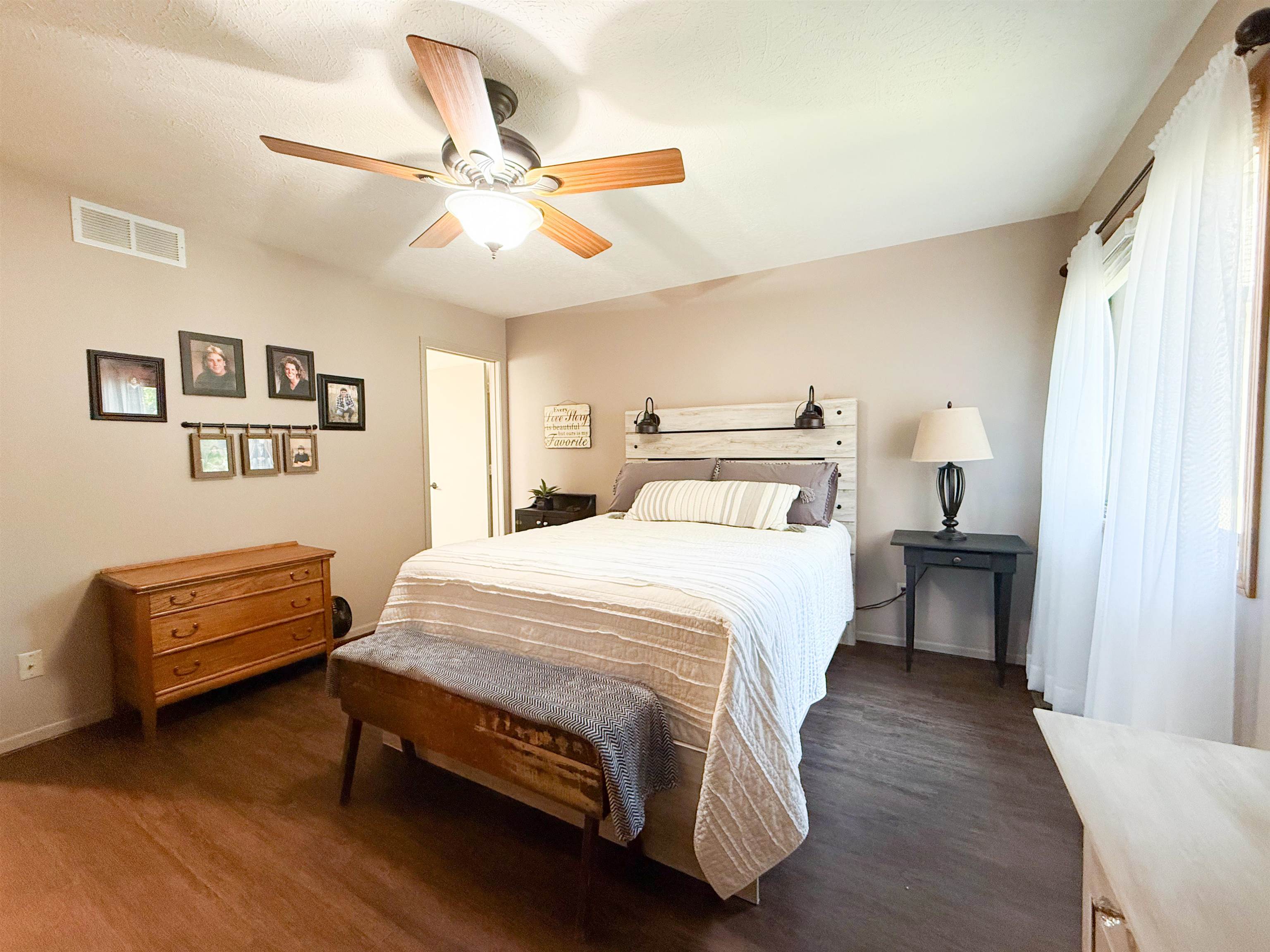 1043 Burr Oak Ln, Salina, Kansas image 12