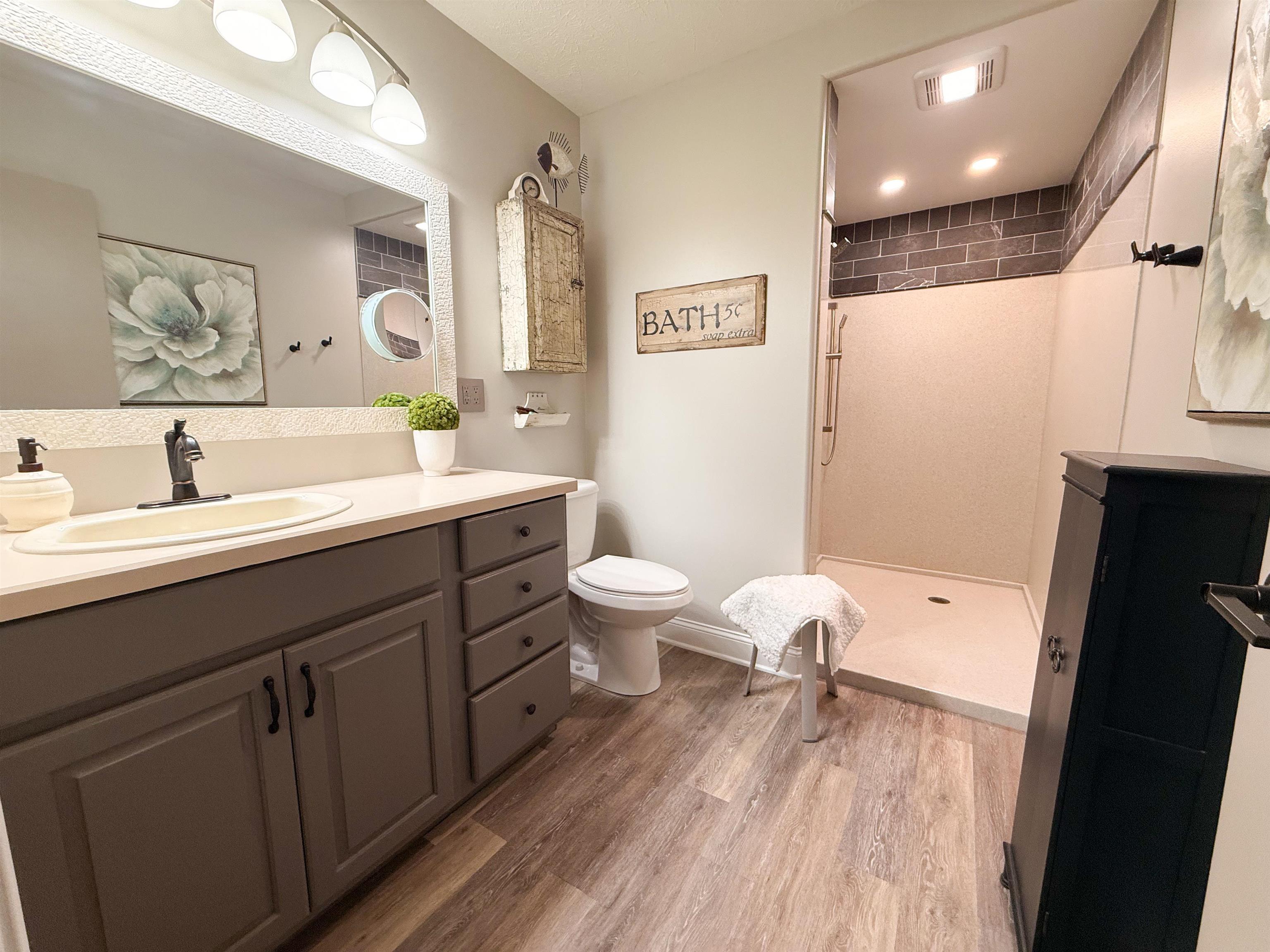 1043 Burr Oak Ln, Salina, Kansas image 13