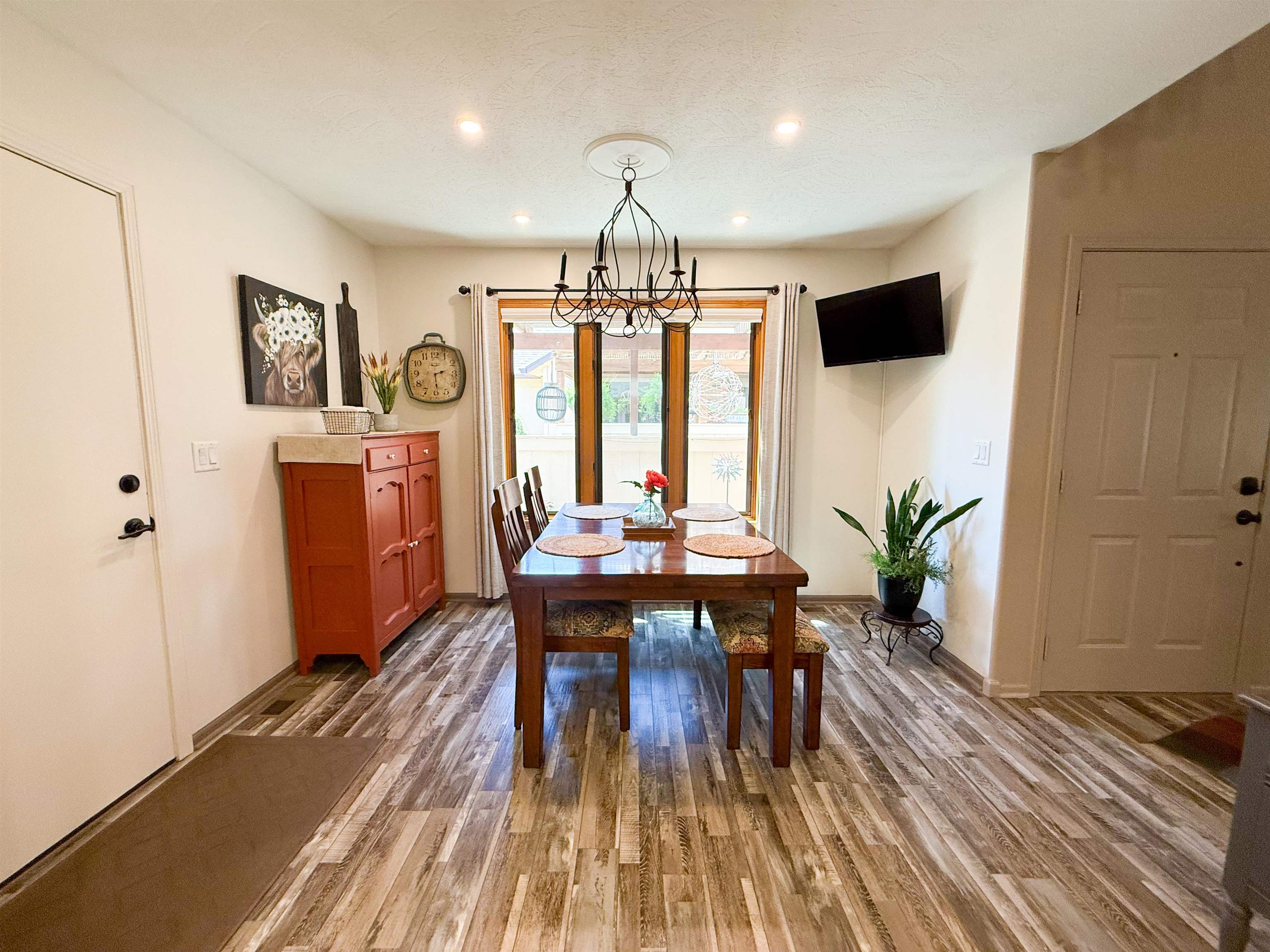 1043 Burr Oak Ln, Salina, Kansas image 8