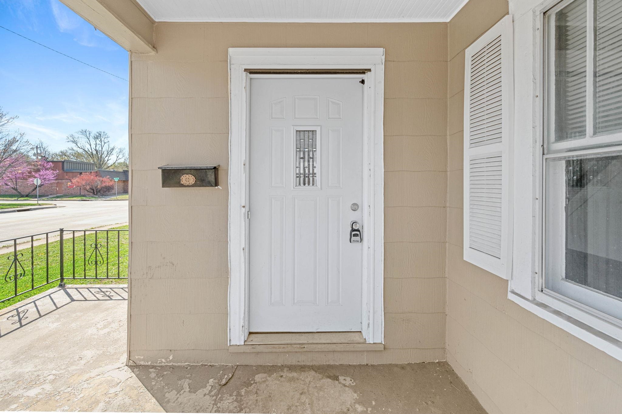 753 S Hillside St, Wichita, Kansas image 3