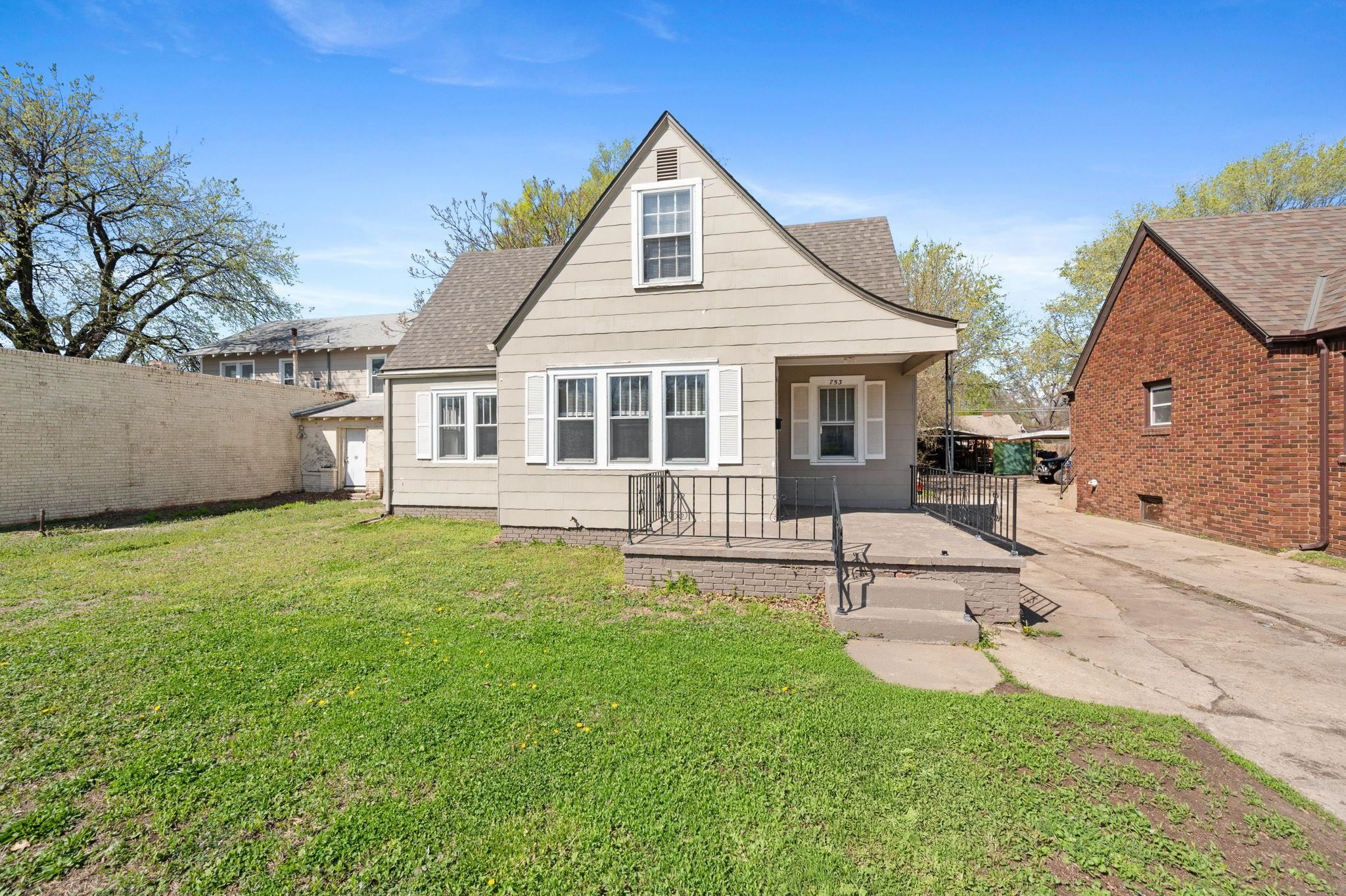 753 S Hillside St, Wichita, Kansas image 2