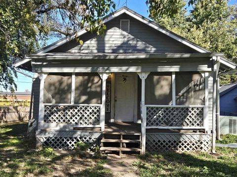 Vacant Land For Sale - 902 E 5th Ave<br/> Winfield, KS 67156