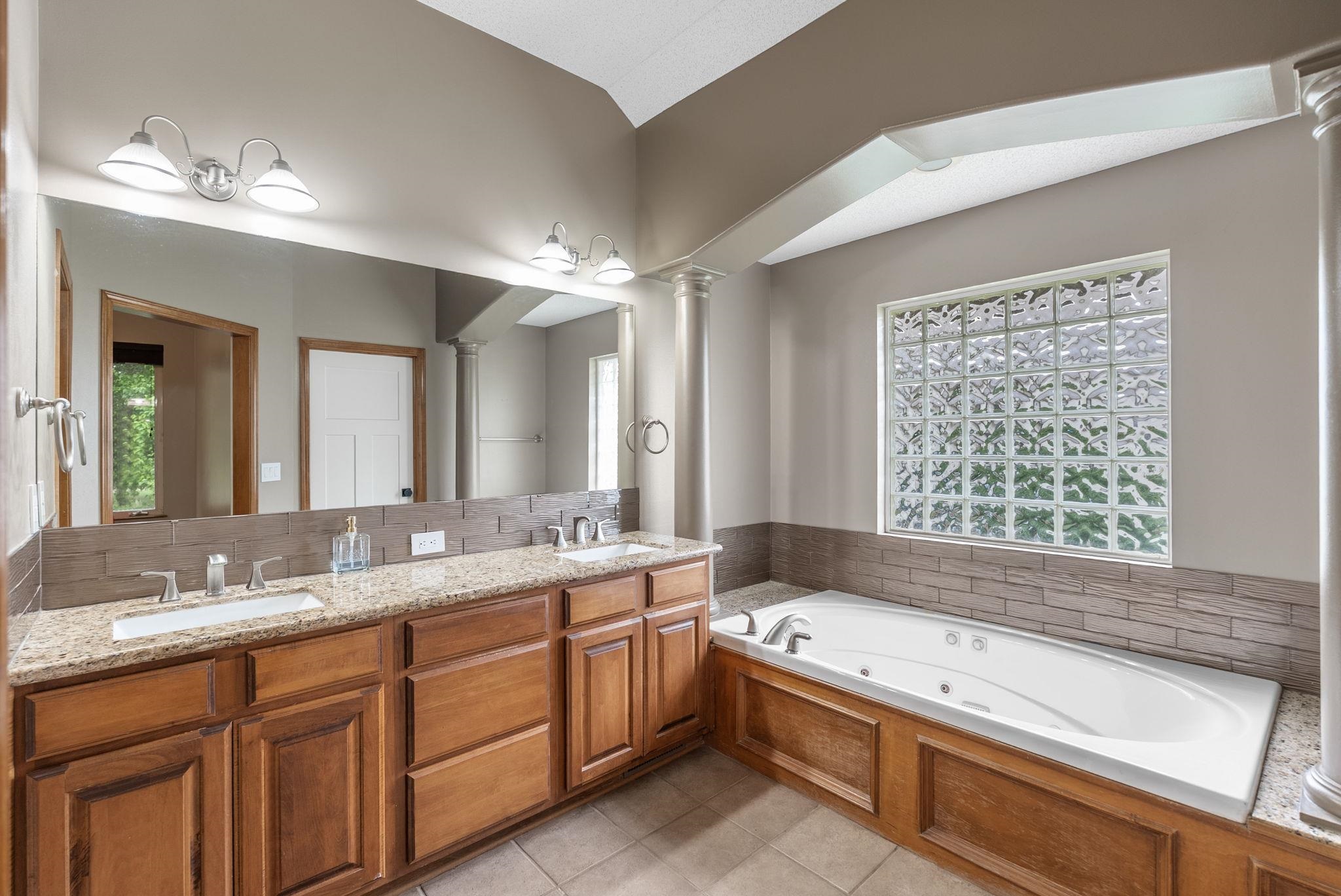 3257 N Forest Lakes, Wichita, Kansas image 15