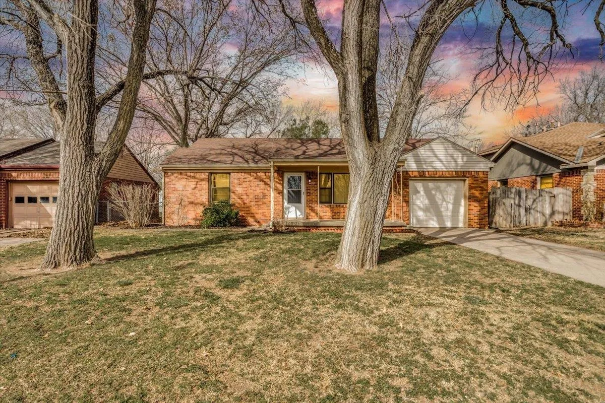 Derby, Kansas 67037, United States, 2 Bedrooms Bedrooms, ,1 BathroomBathrooms,Residential,Pending,89070