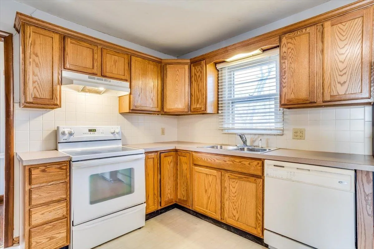 Derby, Kansas 67037, United States, 2 Bedrooms Bedrooms, ,1 BathroomBathrooms,Residential,Pending,89070