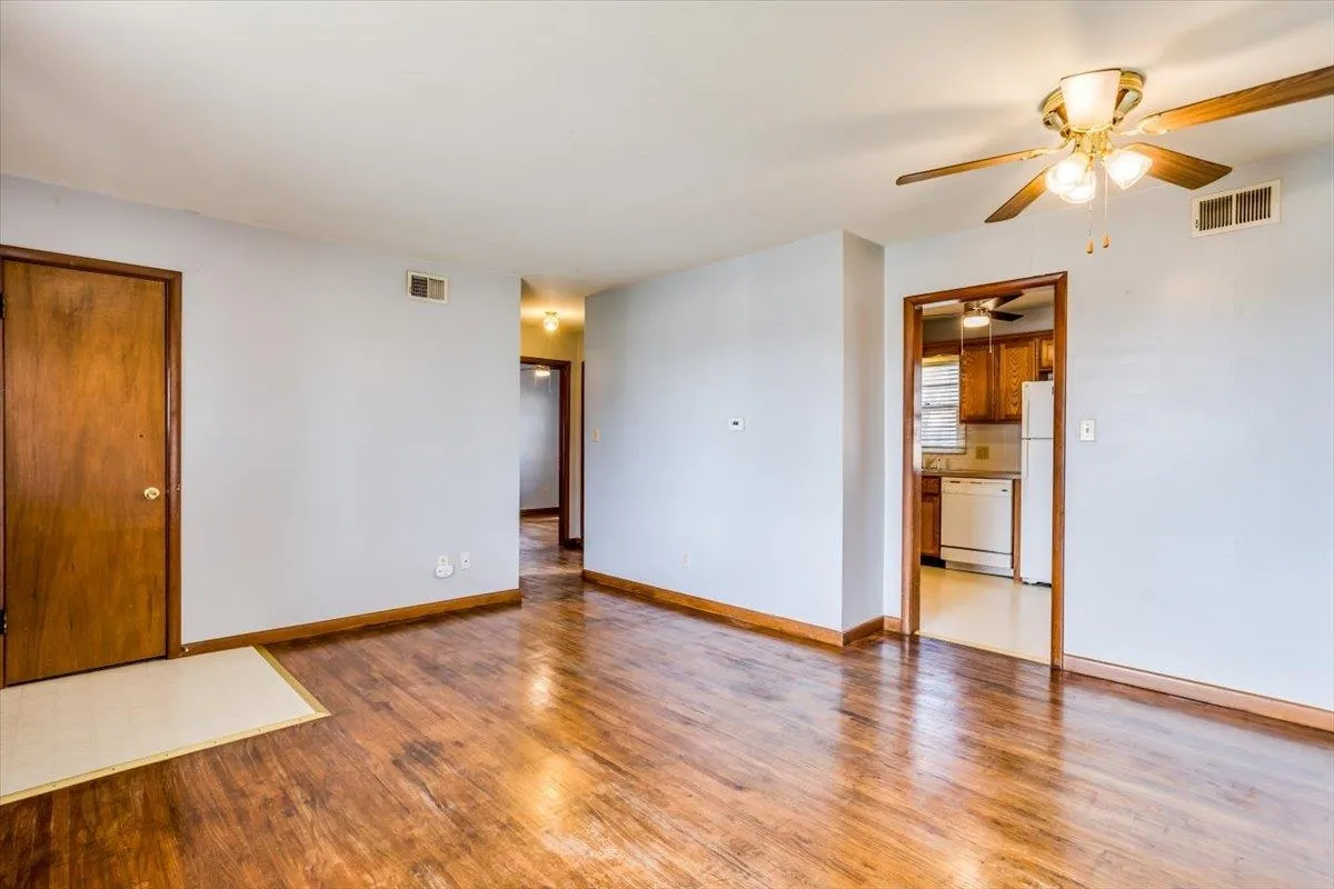 Derby, Kansas 67037, United States, 2 Bedrooms Bedrooms, ,1 BathroomBathrooms,Residential,Pending,89070