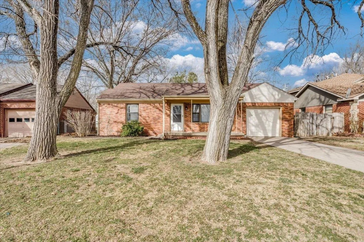 Derby, Kansas 67037, United States, 2 Bedrooms Bedrooms, ,1 BathroomBathrooms,Residential,Pending,89070