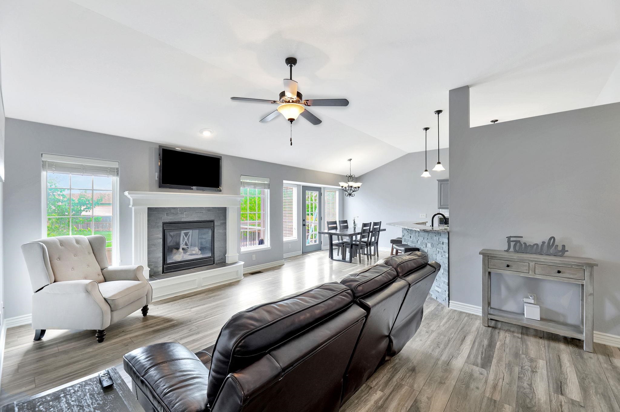 1929 E Cedar Tree Ct, Park City, Kansas image 3