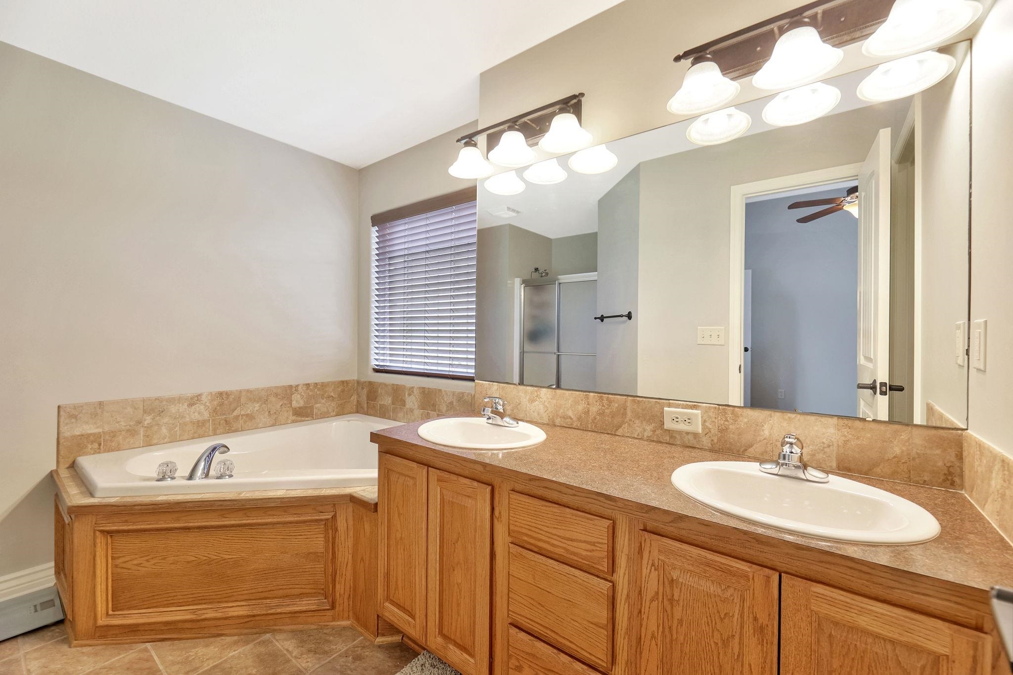1929 E Cedar Tree Ct, Park City, Kansas image 15