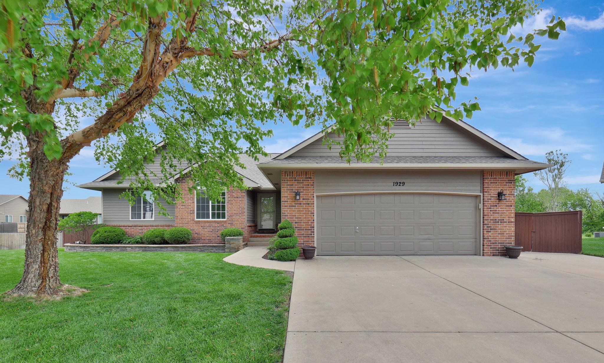 1929 E Cedar Tree Ct, Park City, Kansas image 1