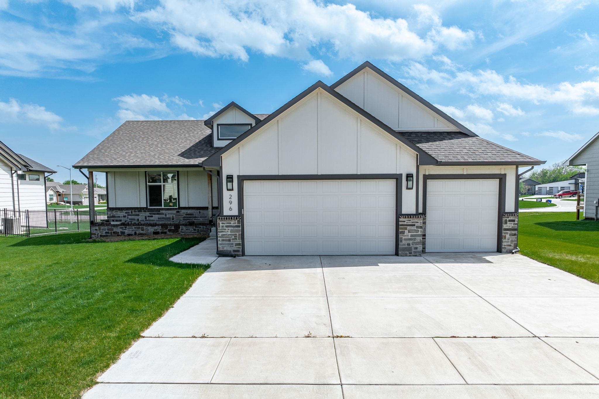 296 S Wellcrest Ct, Goddard, Kansas image 1