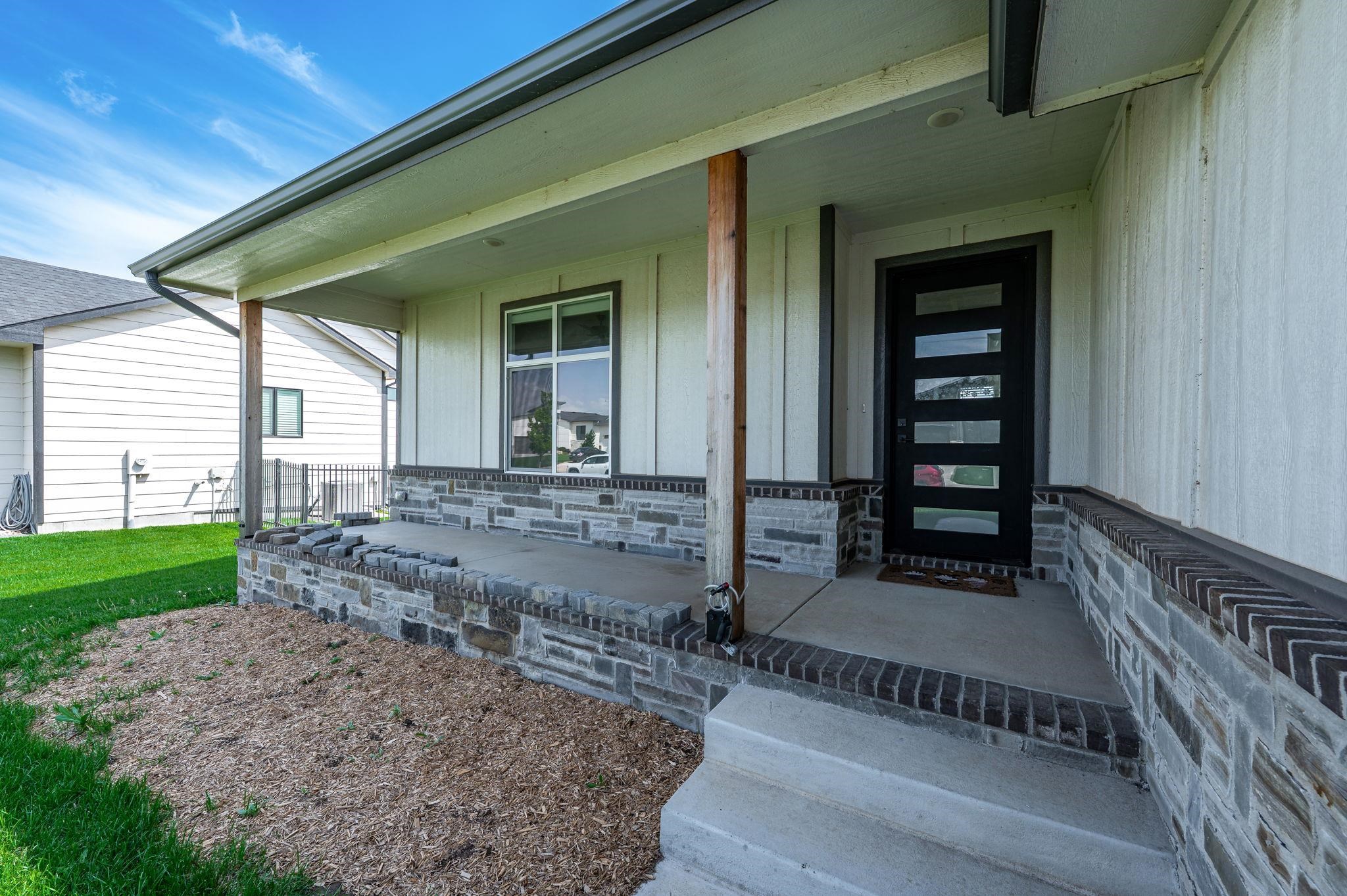 296 S Wellcrest Ct, Goddard, Kansas image 3