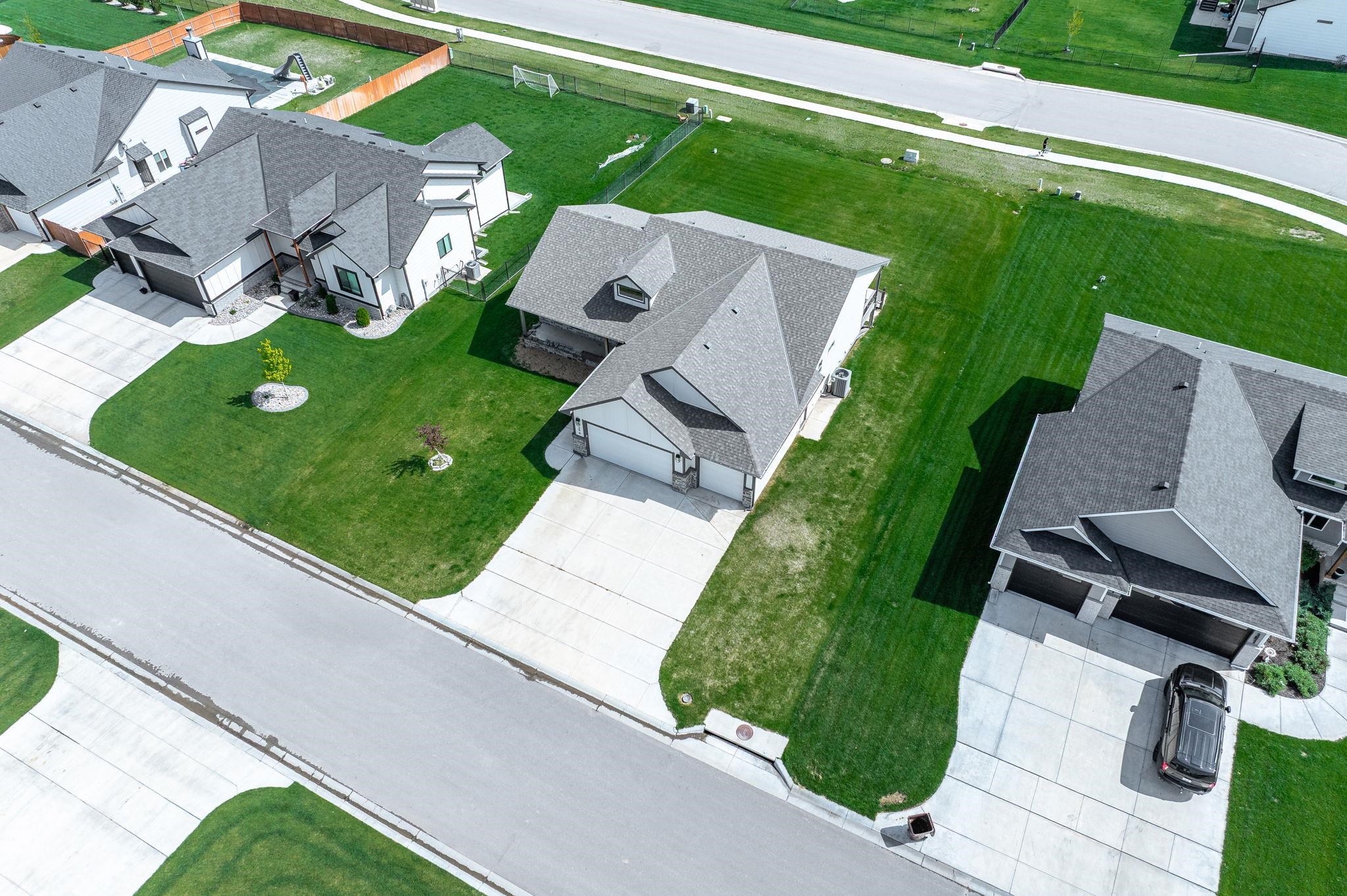 296 S Wellcrest Ct, Goddard, Kansas image 2