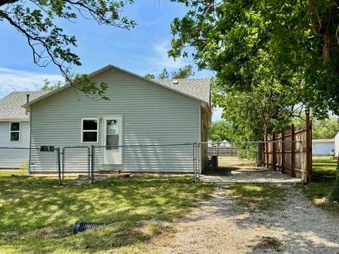 Homes For Sale - 617 N Washington St<br/> Belle Plaine, KS 67013