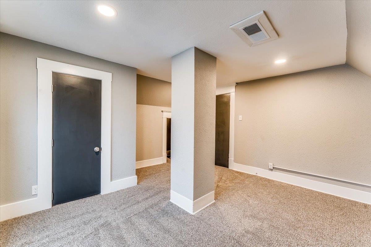 Wichita, Kansas 67204, United States, 3 Bedrooms Bedrooms, ,2 BathroomsBathrooms,Residential,Pending,67671