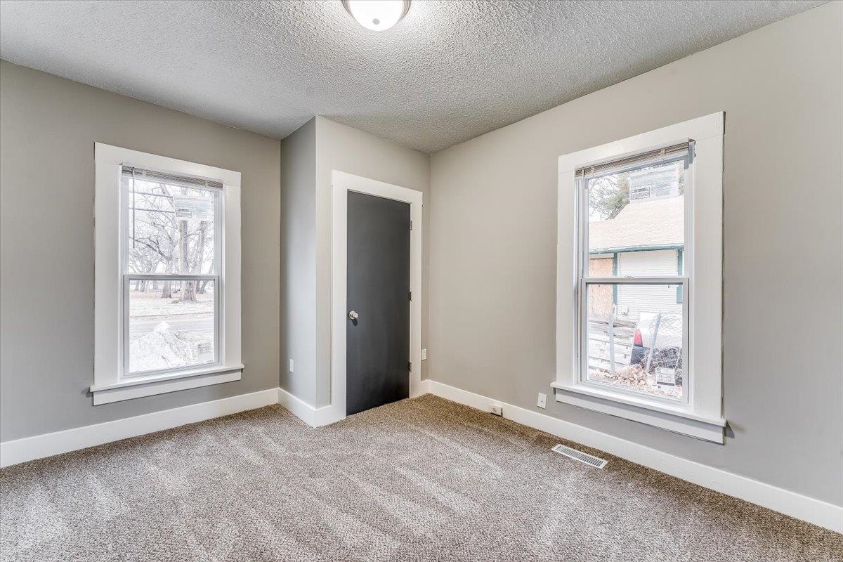 Wichita, Kansas 67204, United States, 3 Bedrooms Bedrooms, ,2 BathroomsBathrooms,Residential,Pending,67671