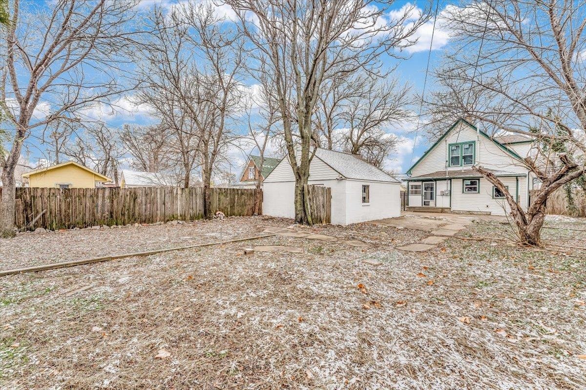 Wichita, Kansas 67204, United States, 3 Bedrooms Bedrooms, ,2 BathroomsBathrooms,Residential,Pending,67671