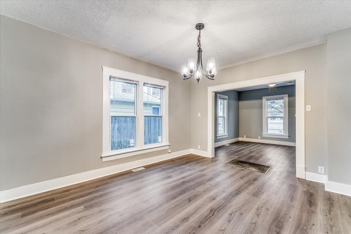 Wichita, Kansas 67204, United States, 3 Bedrooms Bedrooms, ,2 BathroomsBathrooms,Residential,Pending,67671