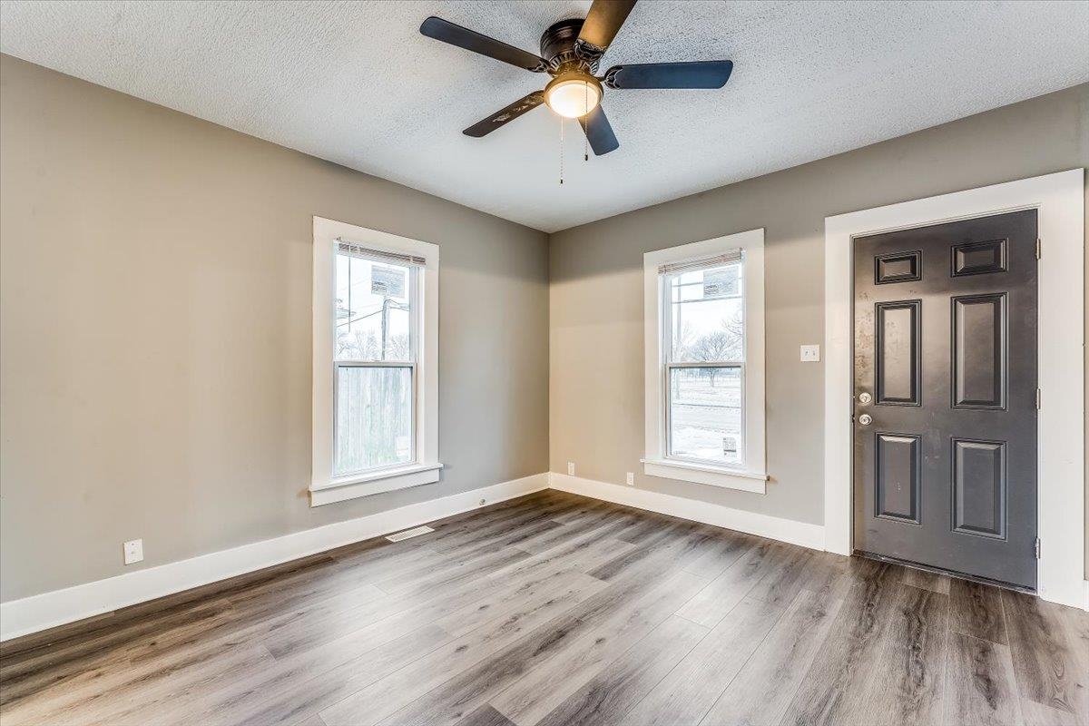 Wichita, Kansas 67204, United States, 3 Bedrooms Bedrooms, ,2 BathroomsBathrooms,Residential,Pending,67671