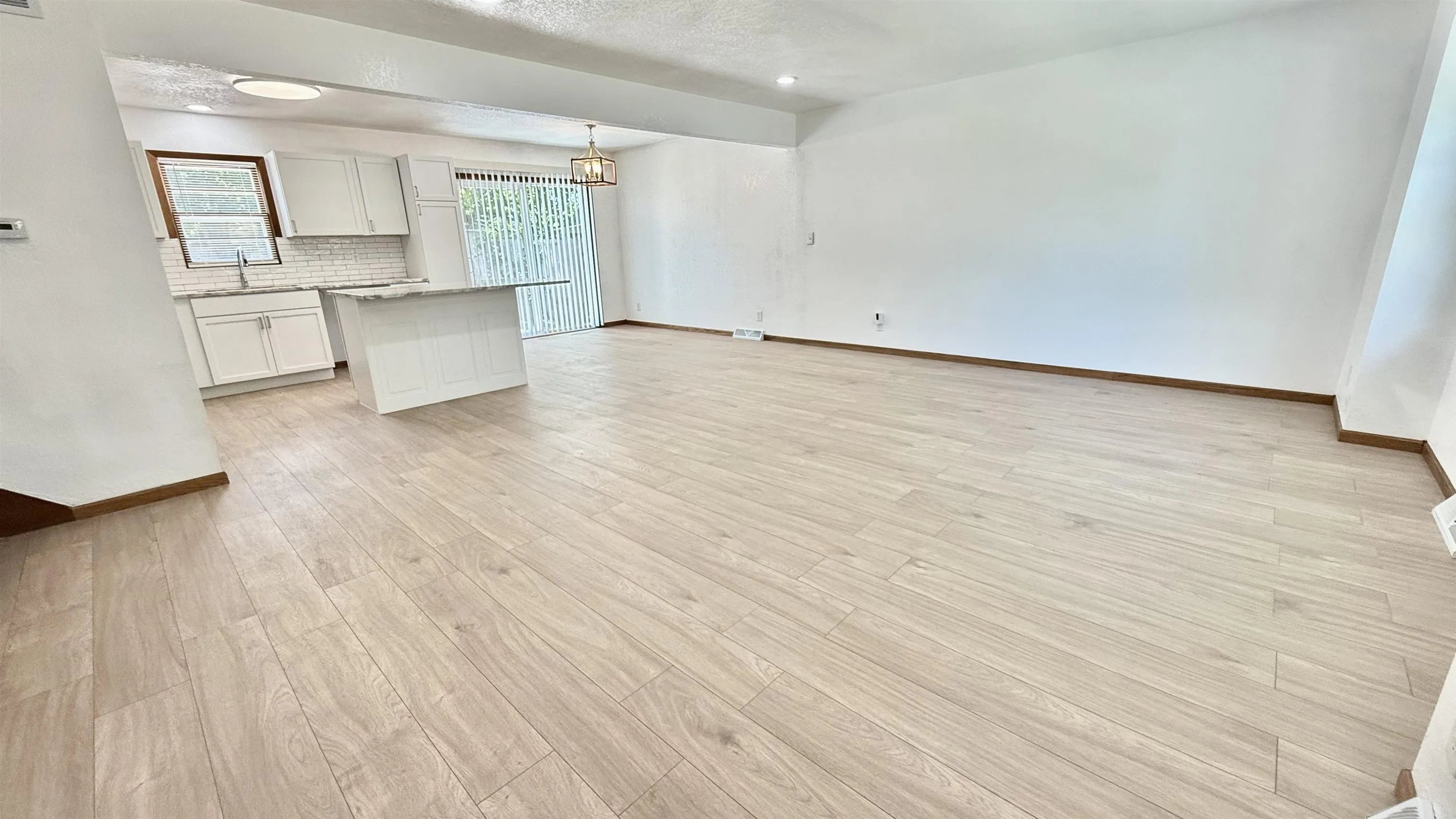 Wichita, Kansas 67220, United States, 4 Bedrooms Bedrooms, ,2 BathroomsBathrooms,Residential,Pending,146177