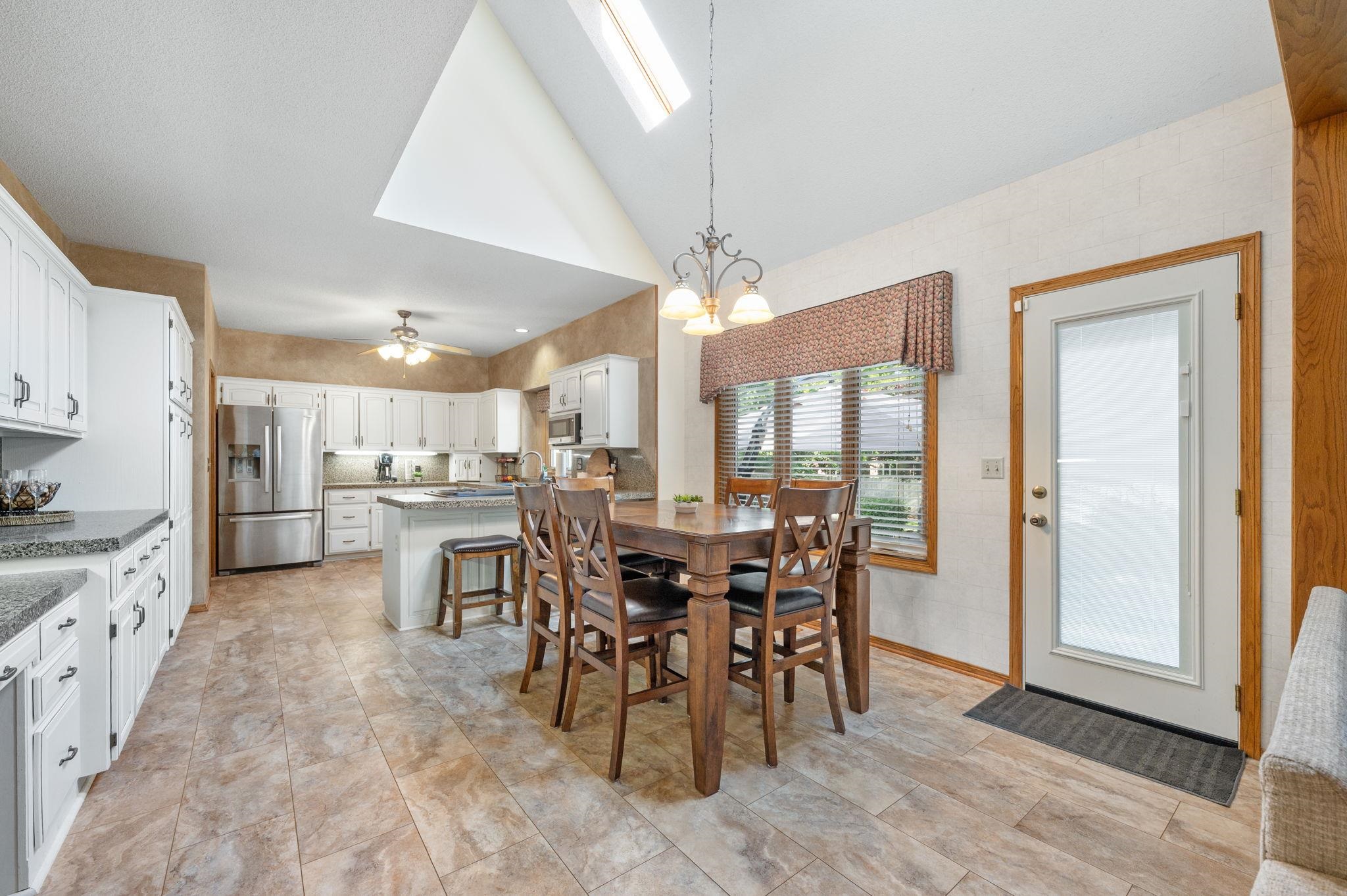 12206 W Hunters View St, Wichita, Kansas image 8