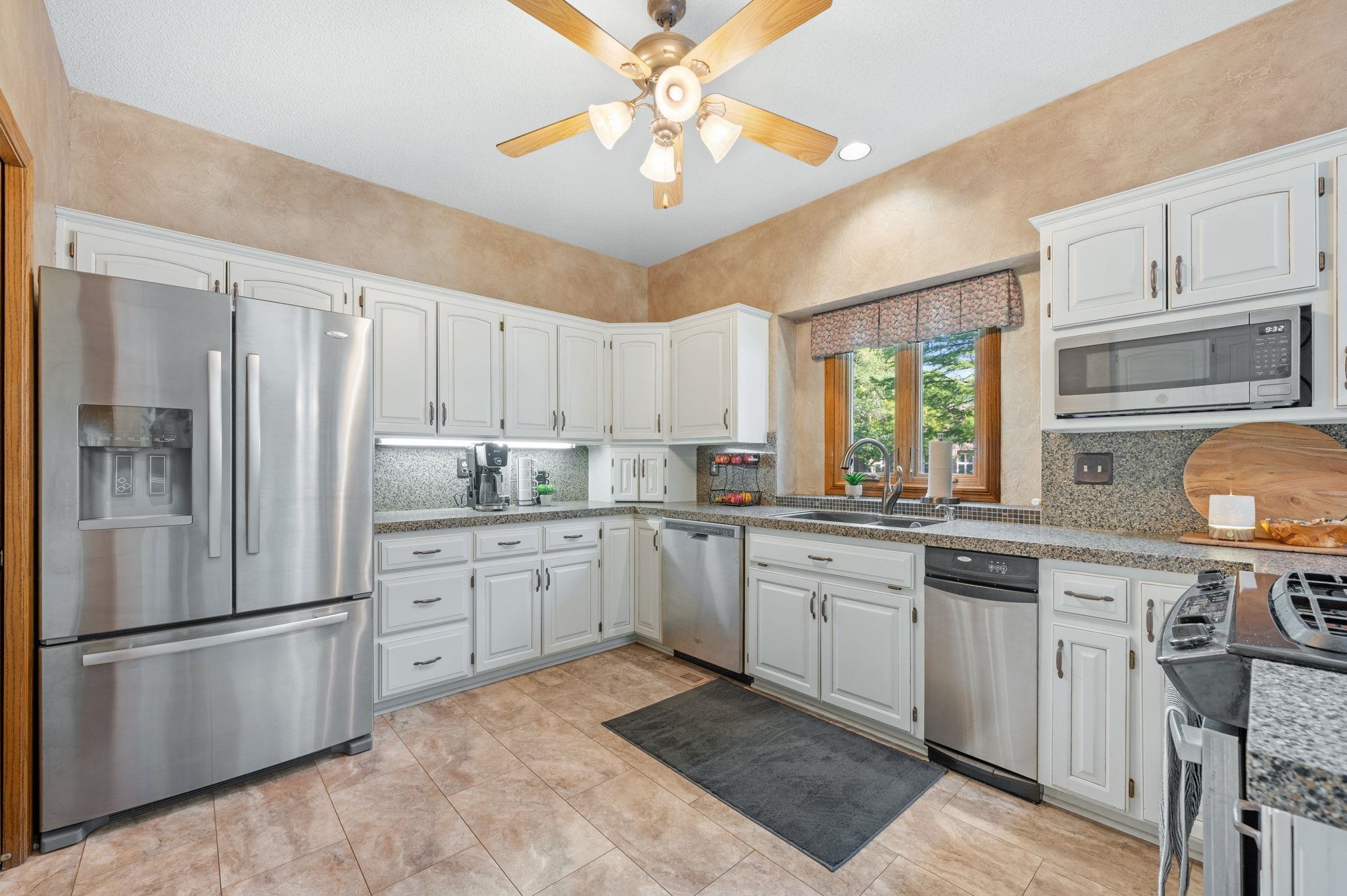 12206 W Hunters View St, Wichita, Kansas image 11