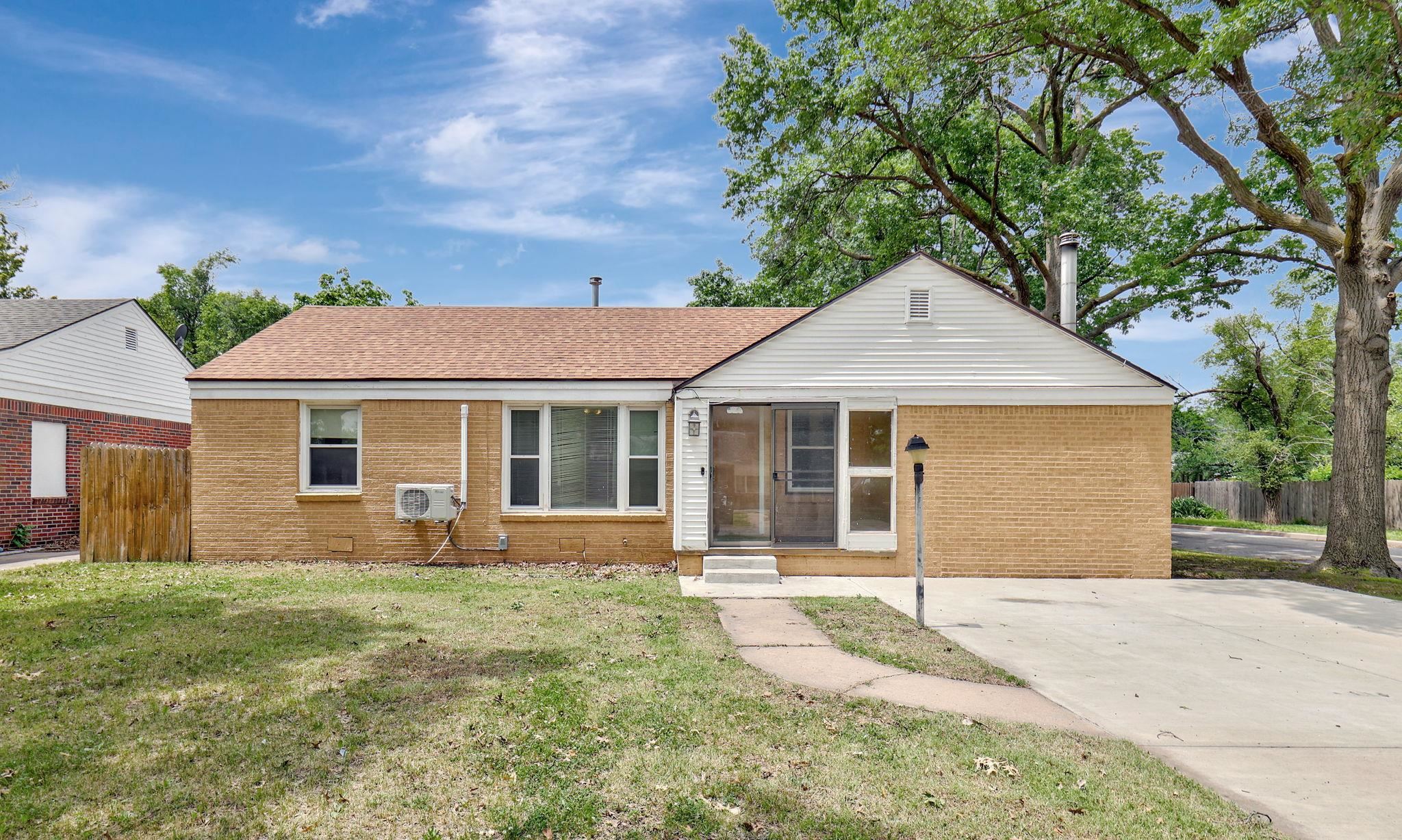 603 S Drury Ln, Wichita, Kansas image 1