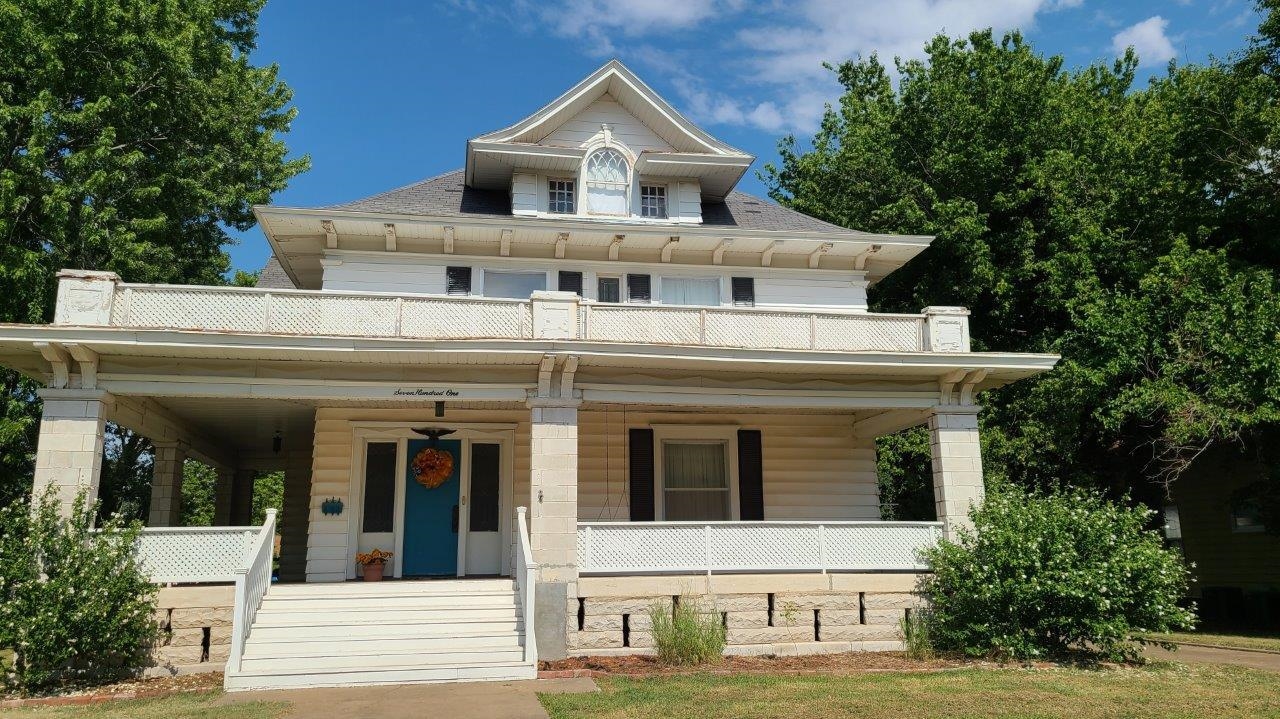 701 S Washington Ave, Wellington, Kansas image 1