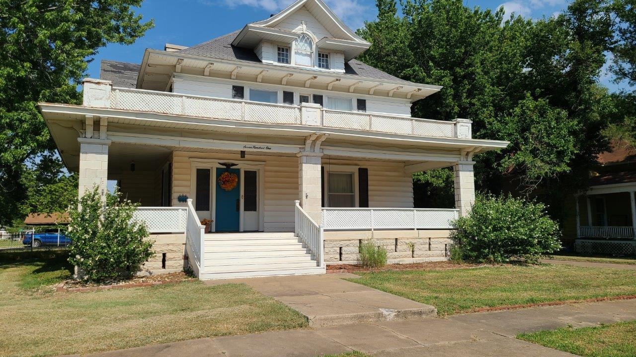 701 S Washington Ave, Wellington, Kansas image 2