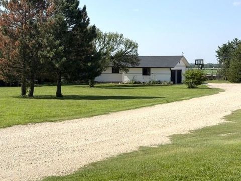 Mobile Home For Sale - 1032 Highway 56<br/> Marion County, Hillsboro, KS 67063