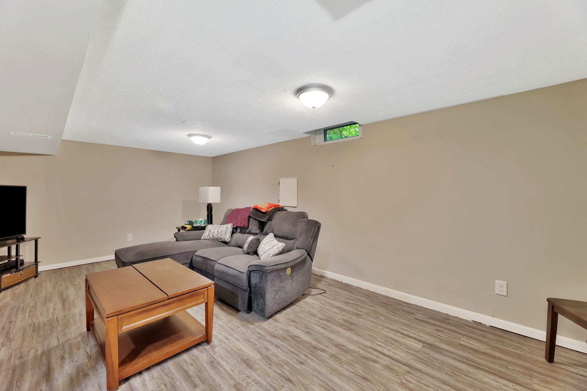 1729 E Ventnor St, Park City, Kansas image 21