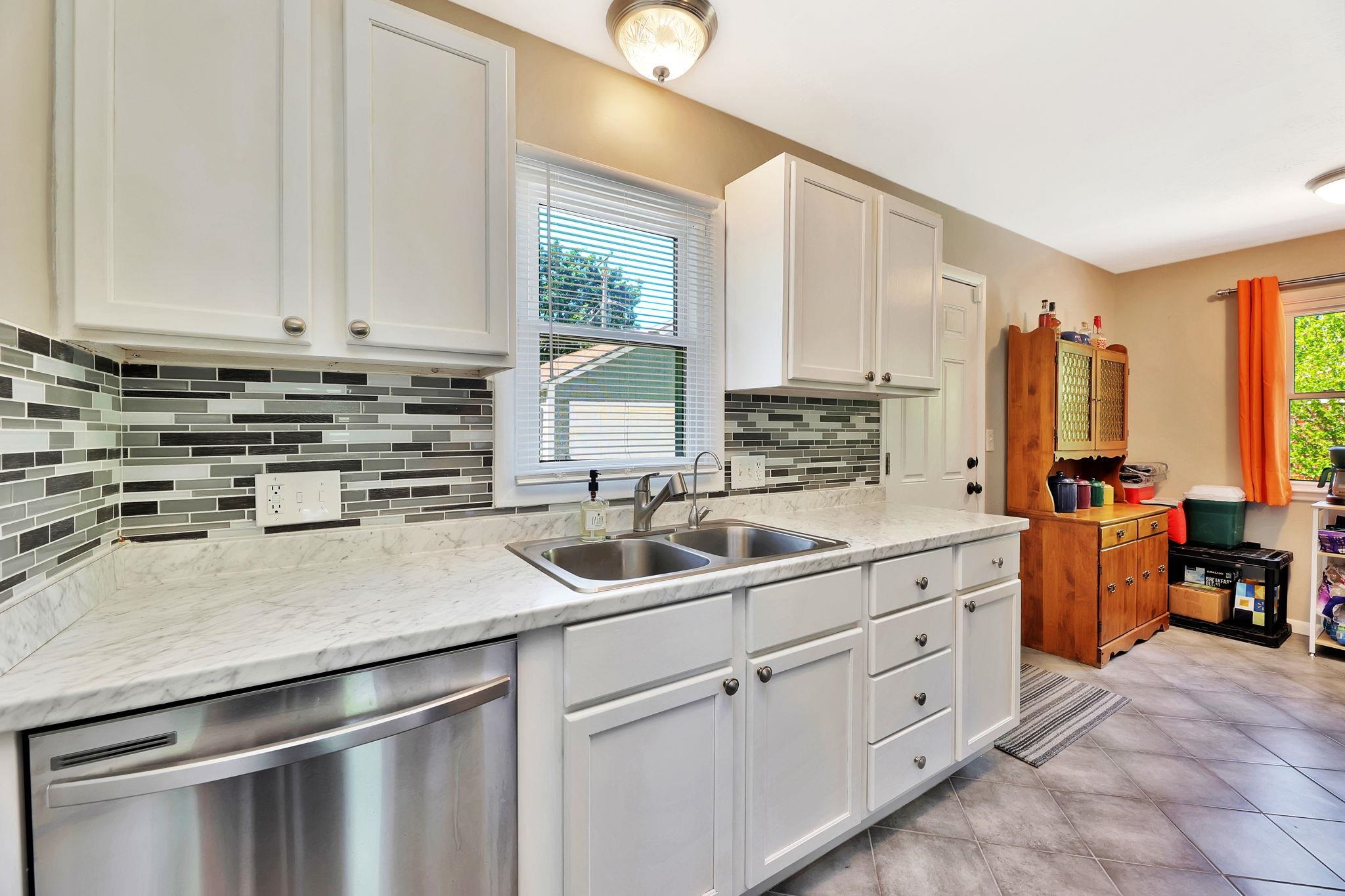 1729 E Ventnor St, Park City, Kansas image 11