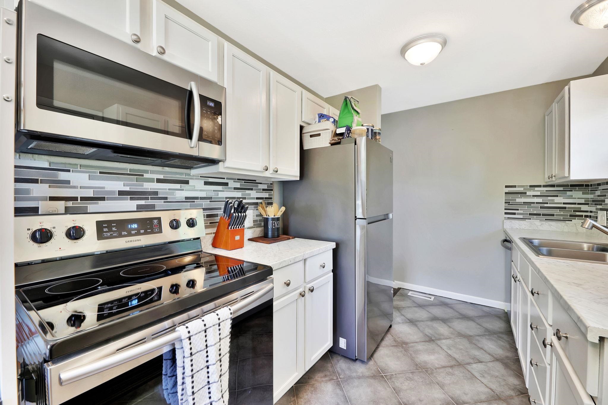 1729 E Ventnor St, Park City, Kansas image 10