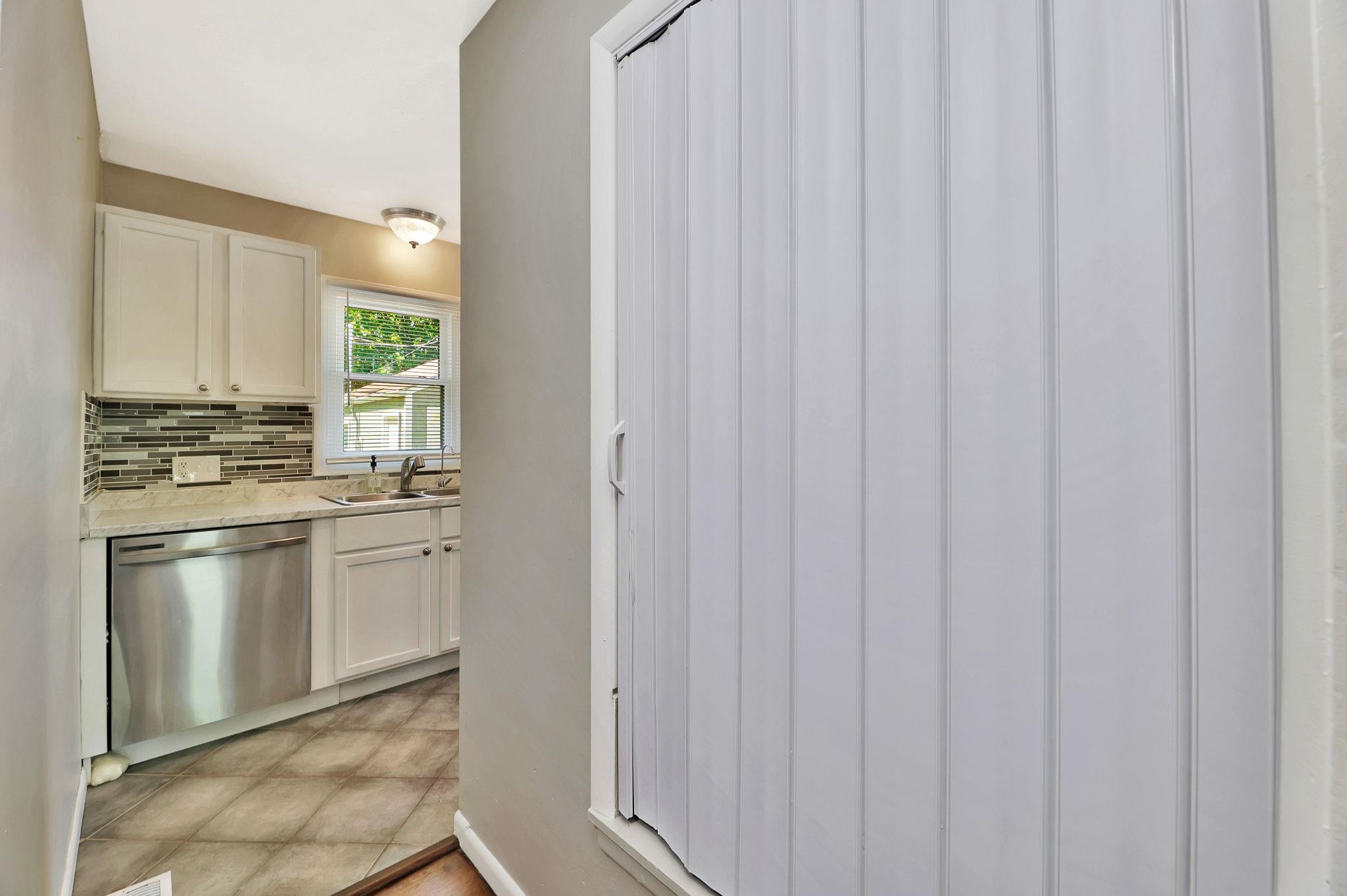 1729 E Ventnor St, Park City, Kansas image 9