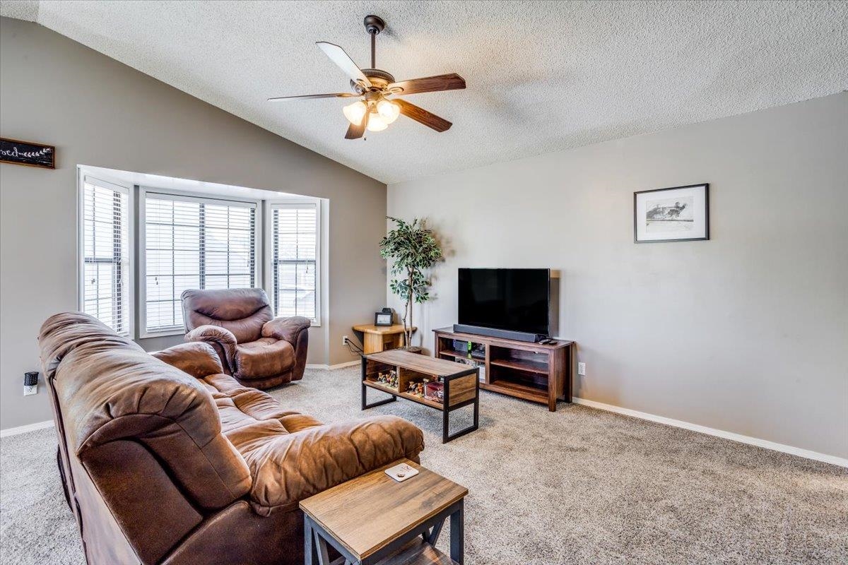3744 N Rushwood Ct, Wichita, Kansas image 4