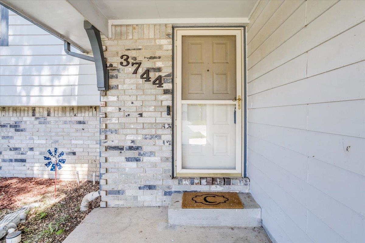 3744 N Rushwood Ct, Wichita, Kansas image 3