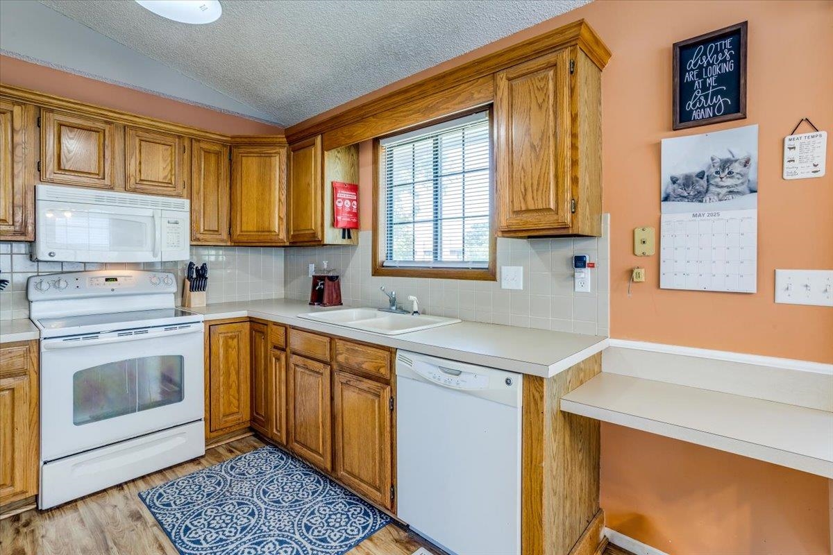 3744 N Rushwood Ct, Wichita, Kansas image 9