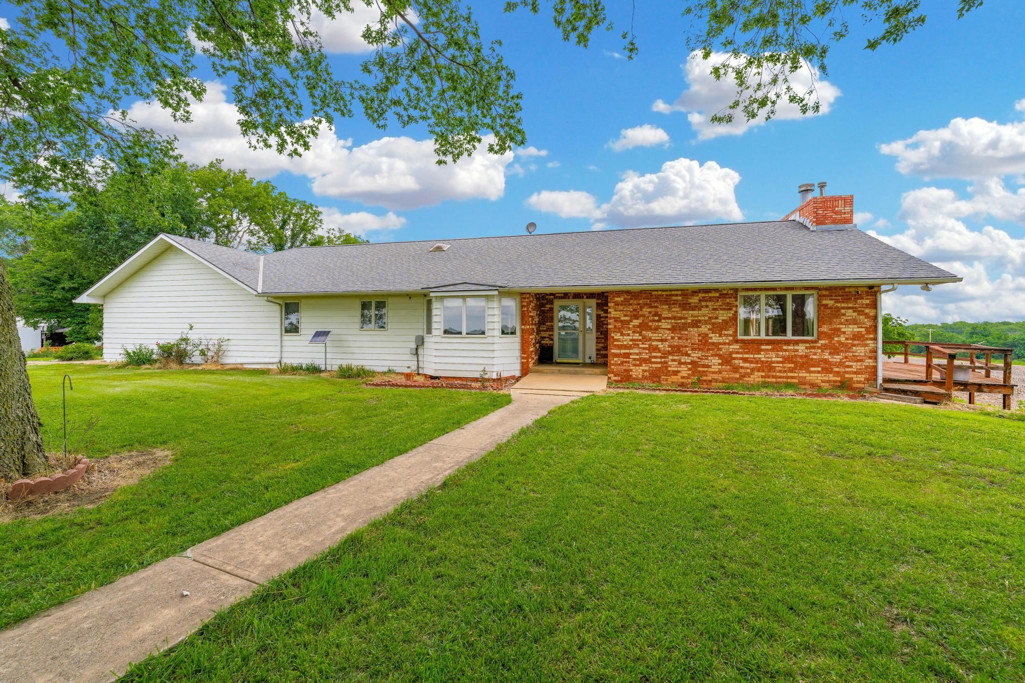 875 S Geuda Springs Rd, Geuda Springs, Kansas image 1