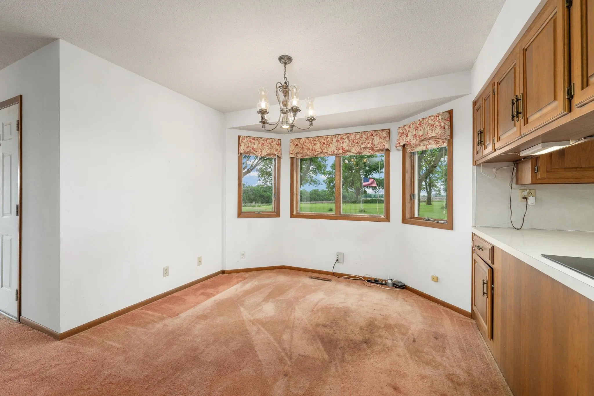 Geuda Springs, Kansas 67051, United States, 4 Bedrooms Bedrooms, ,2 BathroomsBathrooms,Residential,Active,146702