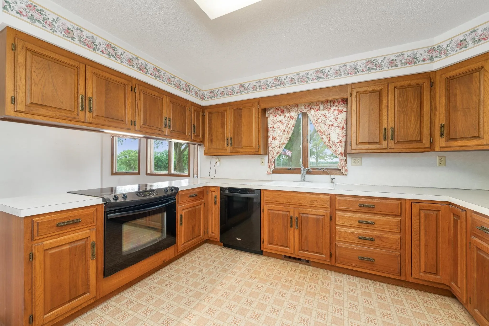 Geuda Springs, Kansas 67051, United States, 4 Bedrooms Bedrooms, ,2 BathroomsBathrooms,Residential,Active,146702