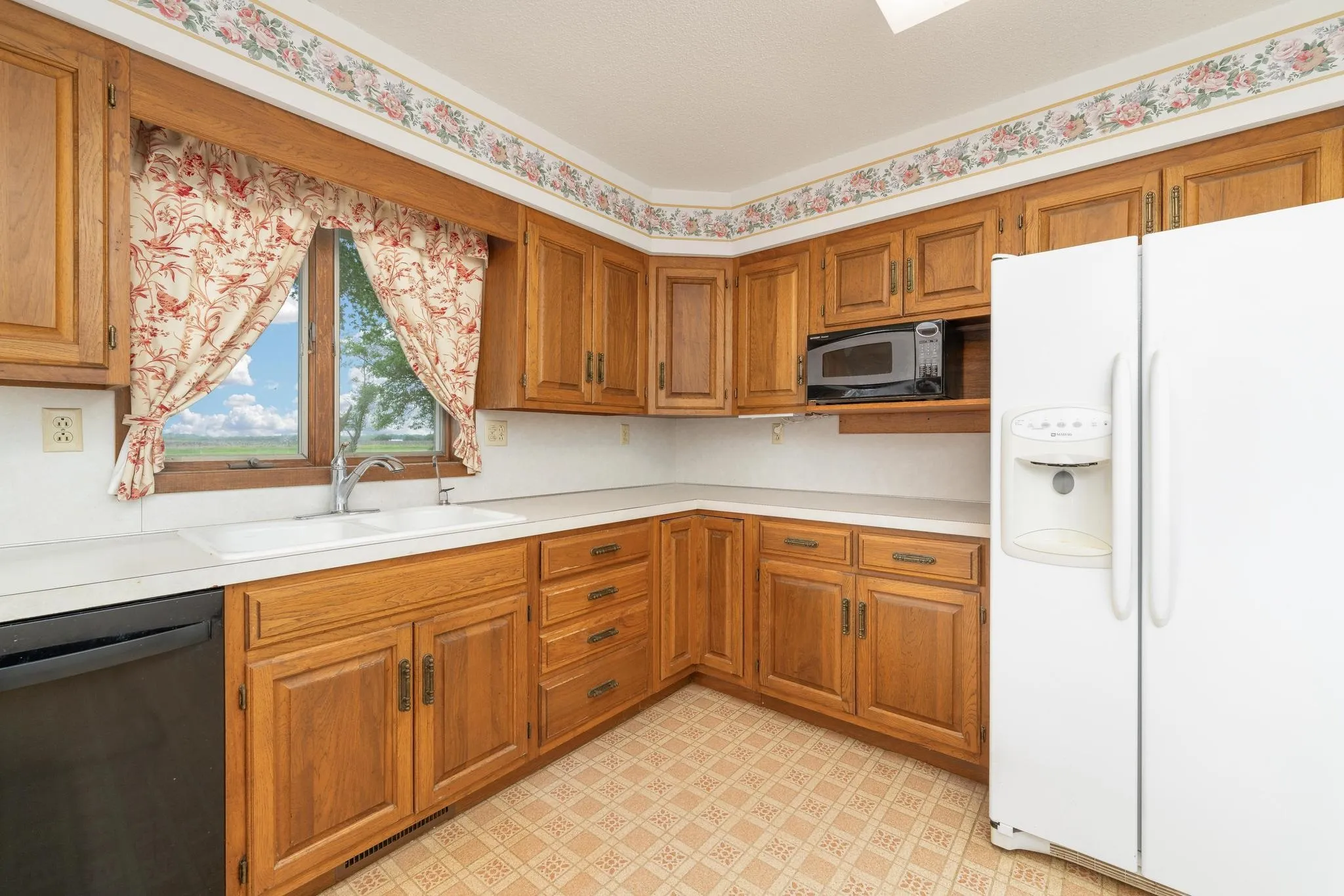 Geuda Springs, Kansas 67051, United States, 4 Bedrooms Bedrooms, ,2 BathroomsBathrooms,Residential,Active,146702