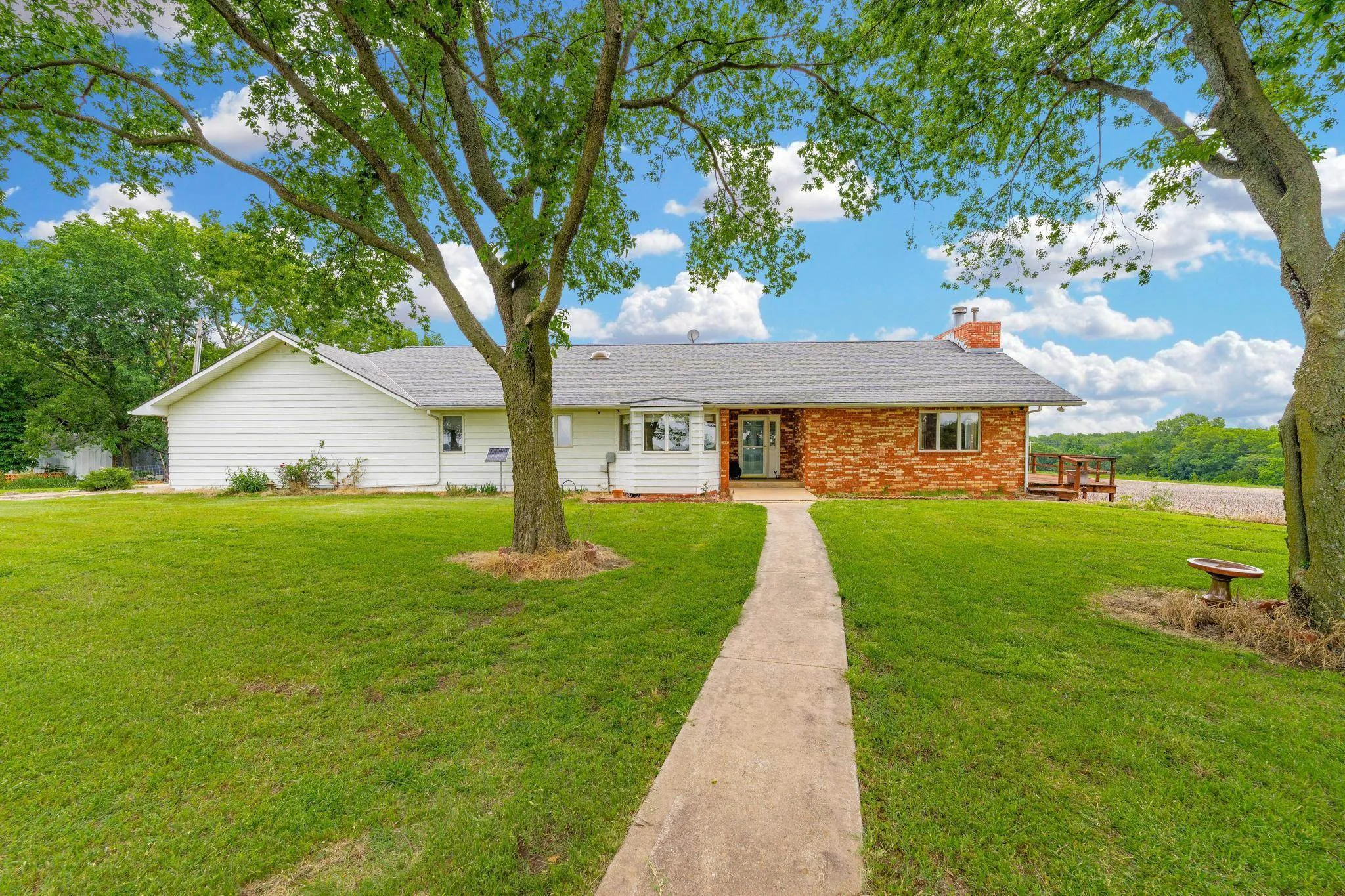 Geuda Springs, Kansas 67051, United States, 4 Bedrooms Bedrooms, ,2 BathroomsBathrooms,Residential,Active,146702