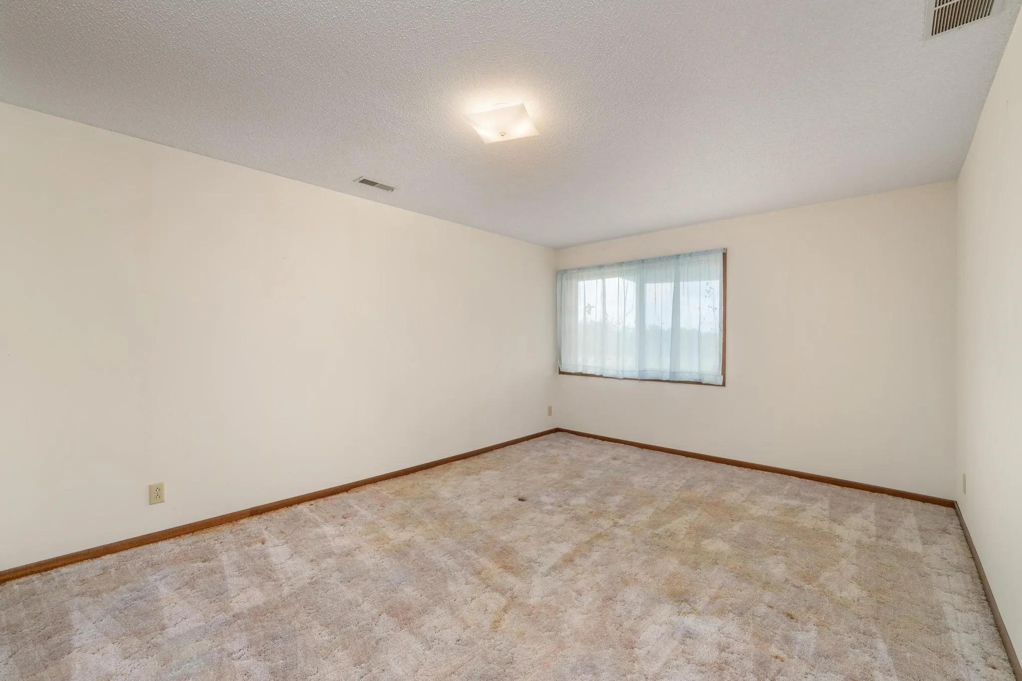 Geuda Springs, Kansas 67051, United States, 4 Bedrooms Bedrooms, ,2 BathroomsBathrooms,Residential,Active,146702