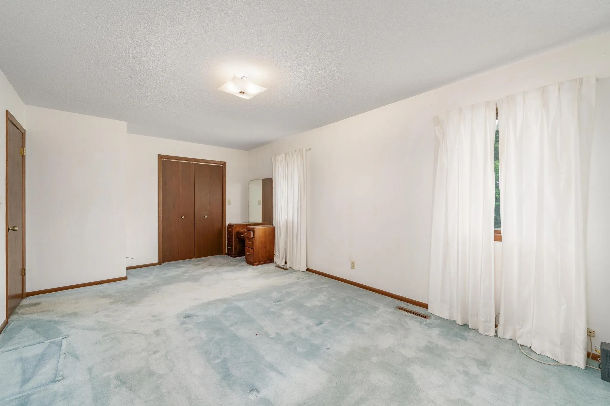 Geuda Springs, Kansas 67051, United States, 4 Bedrooms Bedrooms, ,2 BathroomsBathrooms,Residential,Active,146702