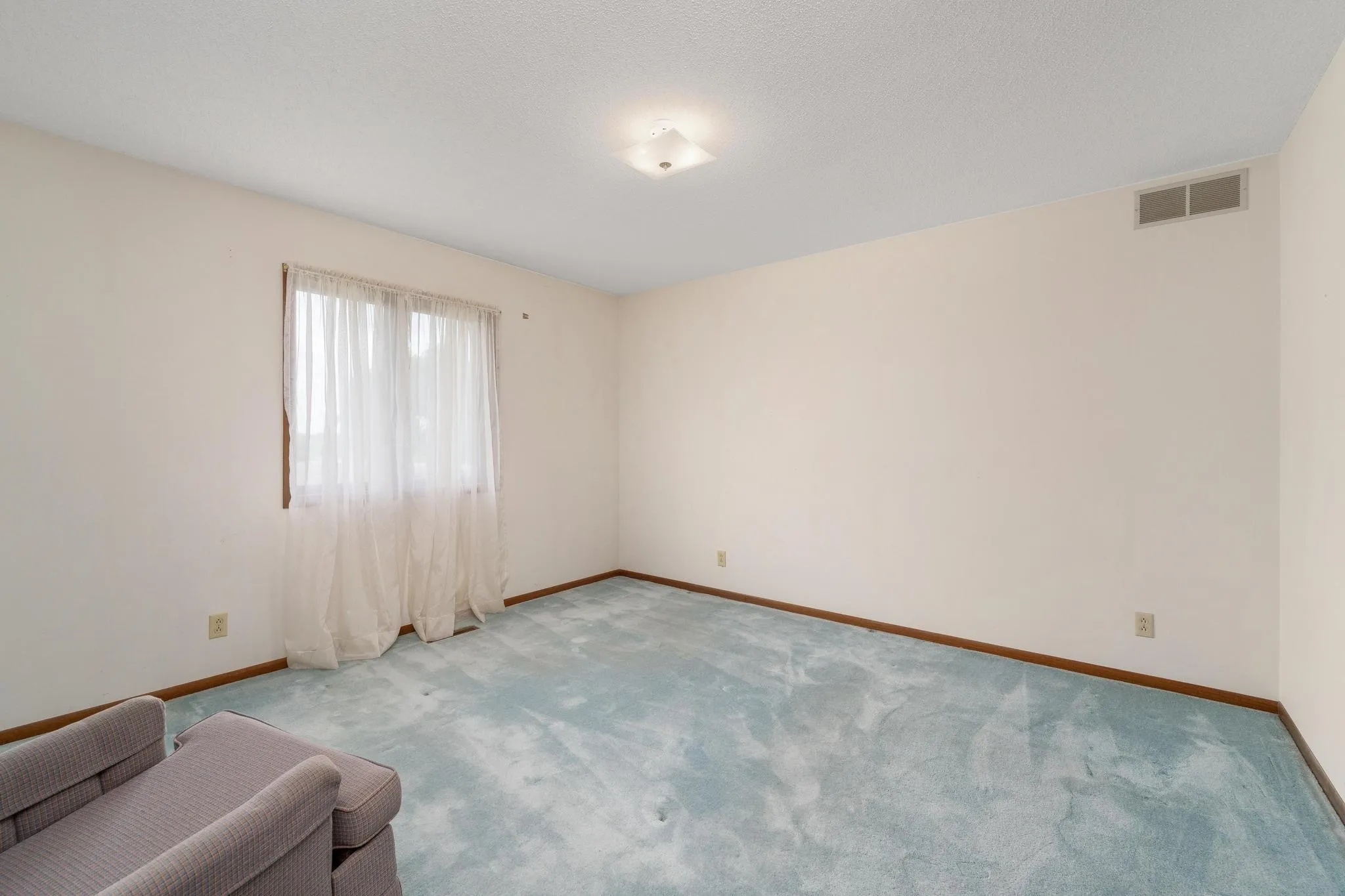 Geuda Springs, Kansas 67051, United States, 4 Bedrooms Bedrooms, ,2 BathroomsBathrooms,Residential,Active,146702